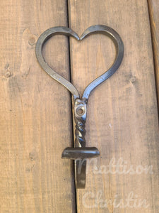 Twisted Heart Metal Hook